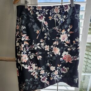 White House Black Market Floral Pencil Skirt